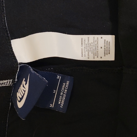 Nike polka dot capri yoga pants - Picture 2 of 3